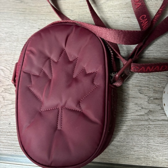 Like new crossbody - Picture 1 of 4